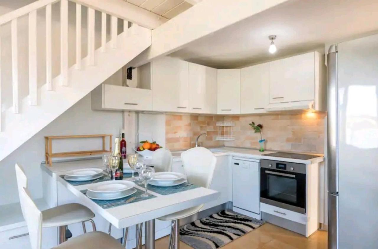 Govino Bay Luxury Beach Loft Apartment Danilia ภายนอก รูปภาพ