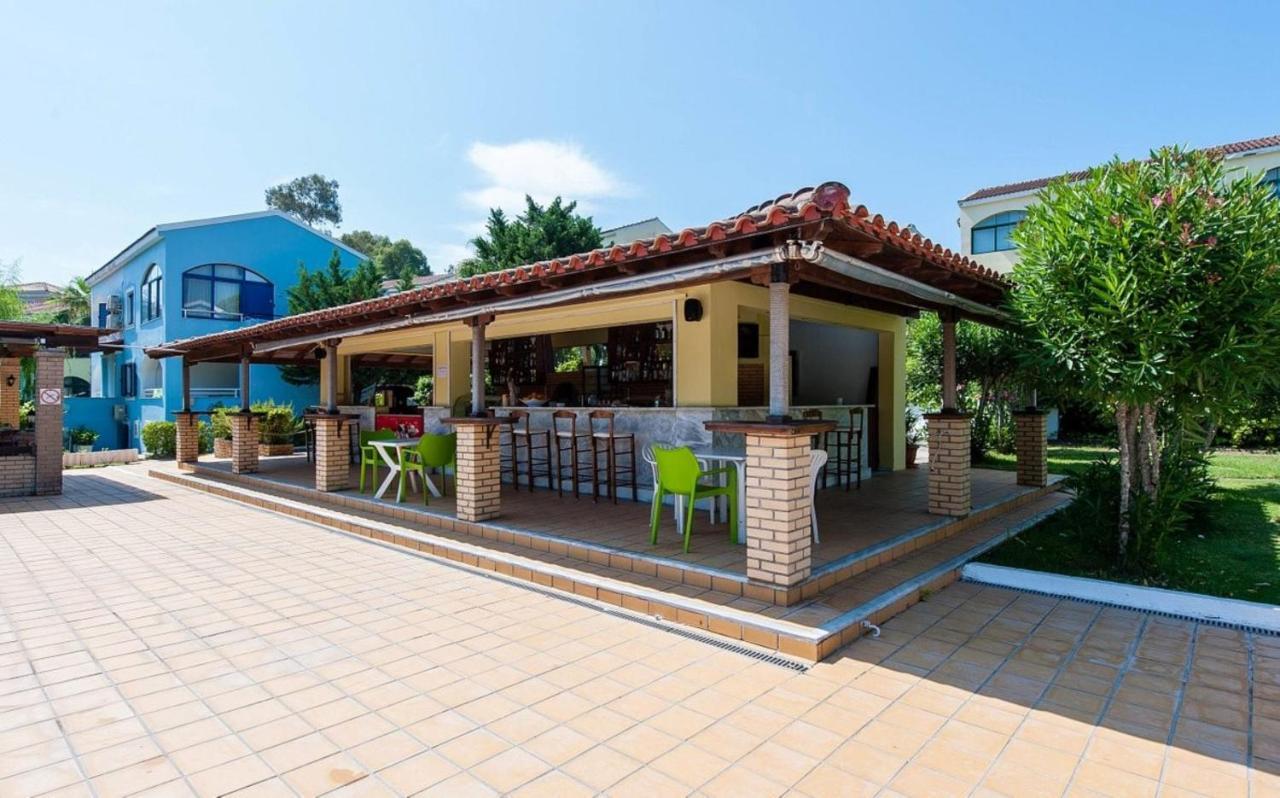 Govino Bay Luxury Beach Loft Apartment Danilia ภายนอก รูปภาพ