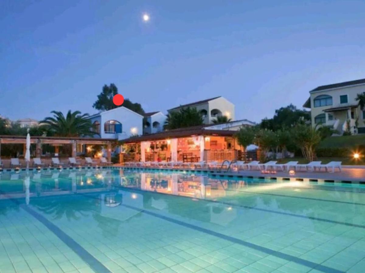 Govino Bay Luxury Beach Loft Apartment Danilia ภายนอก รูปภาพ