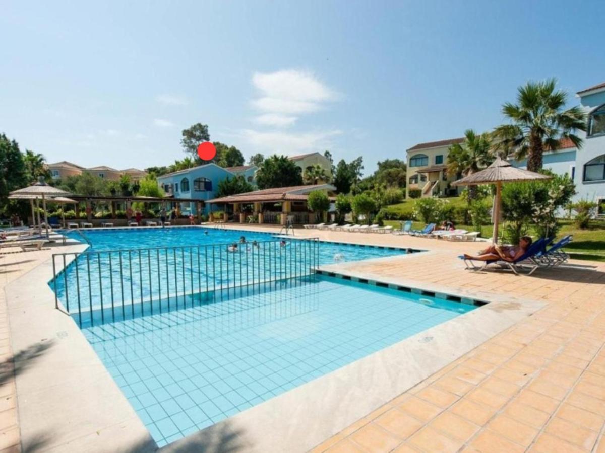 Govino Bay Luxury Beach Loft Apartment Danilia ภายนอก รูปภาพ